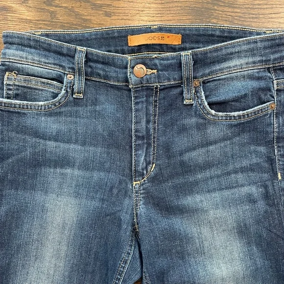 Like New Condition, Joes Jeans Cropped - Picture 2 of 6